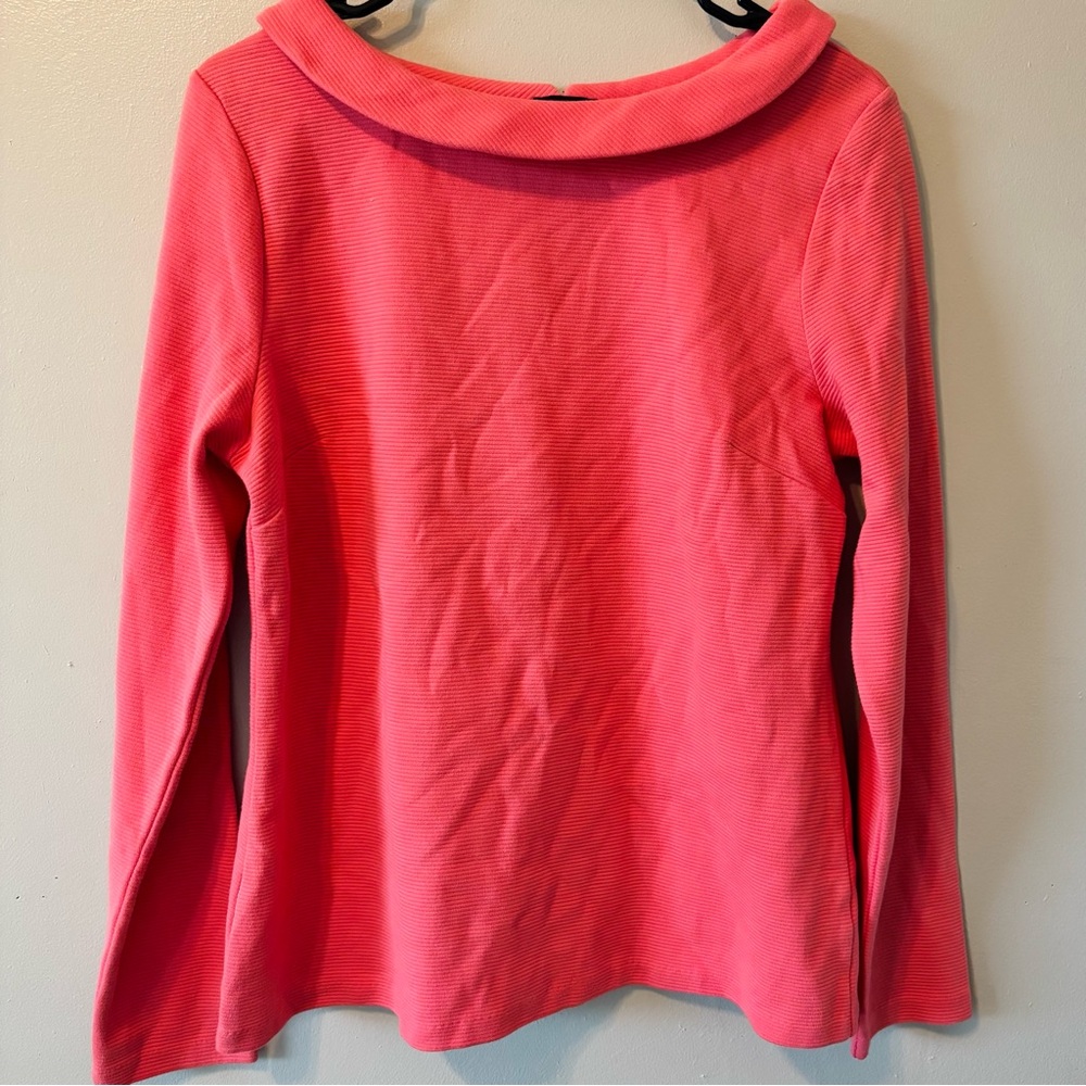 💸📉 Talbots Ribbed Back Button Top